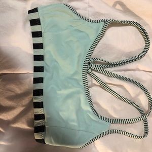 Lululemon Free to be sports bra